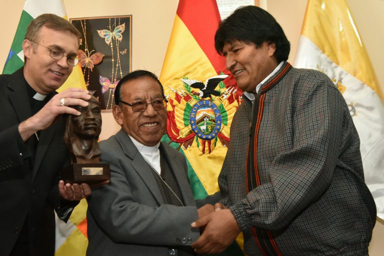 Cardenal confirma que Morales asistirá a su consagración en el Vaticano