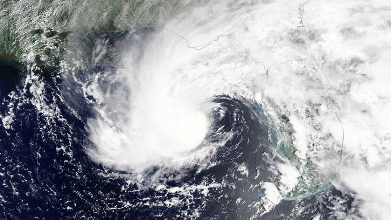 «Esta no es una tormenta para tomar a la ligera»: Alberto avanza hacia la costa de EE.UU.