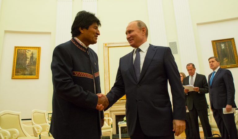 Evo Morales se reune con Putin en Rusia y hablan del litio boliviano