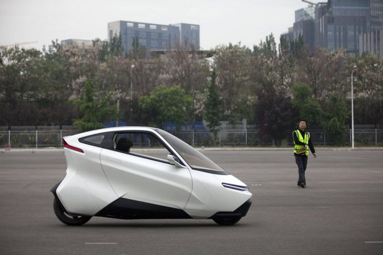 Electromóvil inspirado en un Ford de 1961 busca invertir la suerte de los girocarros