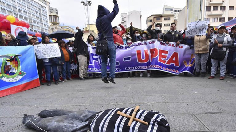 Gobierno ofrece a UPEA 40 millones de Bs. y esta rechaza y abandona el diálogo
