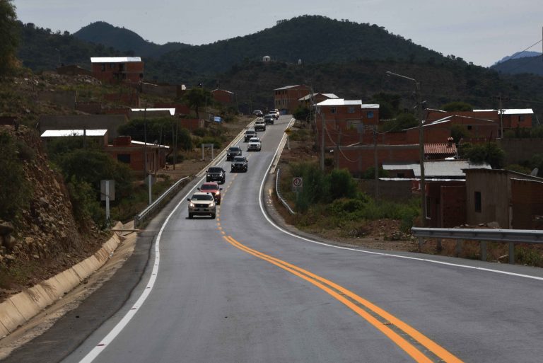 Diagonal Jaime Mendoza tramo Monteagudo- Muyupampa con 94% de avance