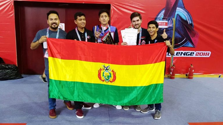 Chuquisaqueños ganaron el 2° 3° lugar en Robot Challenge 2018 de China.