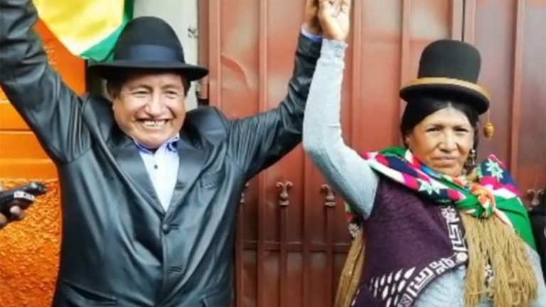 Diputado opositor se presenta como candidato del MAS rumbo a las primarias