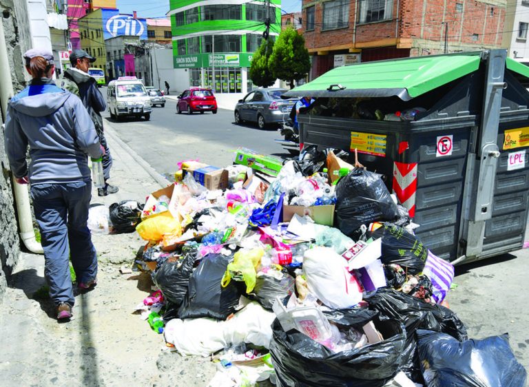 Crisis ambiental: Más de 1500 toneladas de basura esparcidas en la ciudad de La Paz