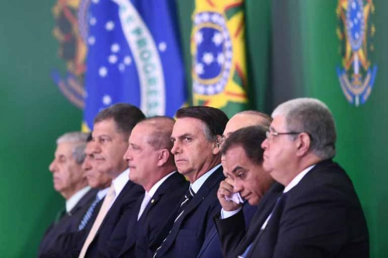 Brasil: Bolsonaro posesiona a sus ministros para una gestión de ultraderecha