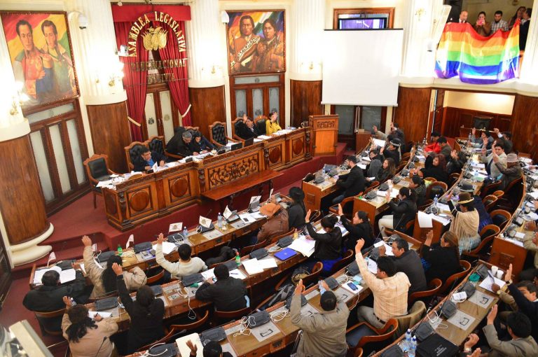 Ley declara prioridad la construcción de 10 hospitales para la CNS en Bolivia