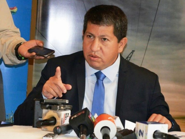 Ministro Sánchez rechaza propuesta de Mesa y Ortíz que anuncian subida del precio de los carburantes