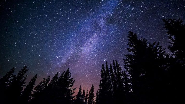 Detectan ocho nuevas radioseñales repetitivas procedentes del espacio profundo
