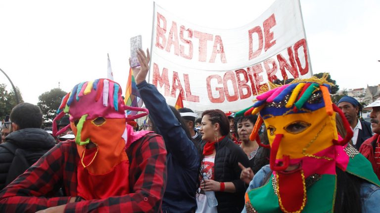 Arde Ecuador por protestas en contra de la subida del precio de los combustibles