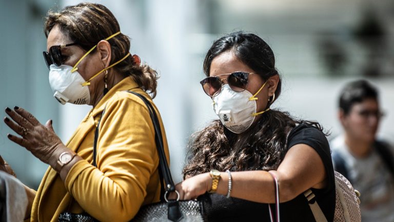 La OMS afirma que «no hay evidencia» de que una persona que se haya recuperado del coronavirus no pueda volver a infectarse