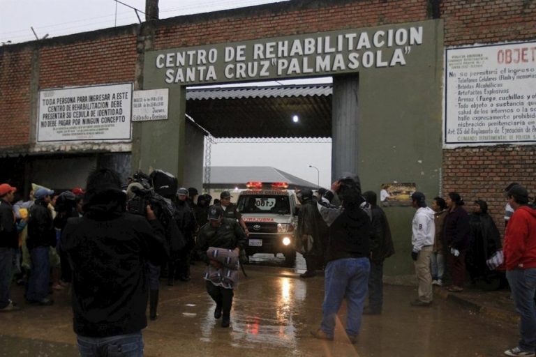 Reclusos de Palmasola sospechosos de COVID-19 son trasladados a hospitales de Santa Cruz
