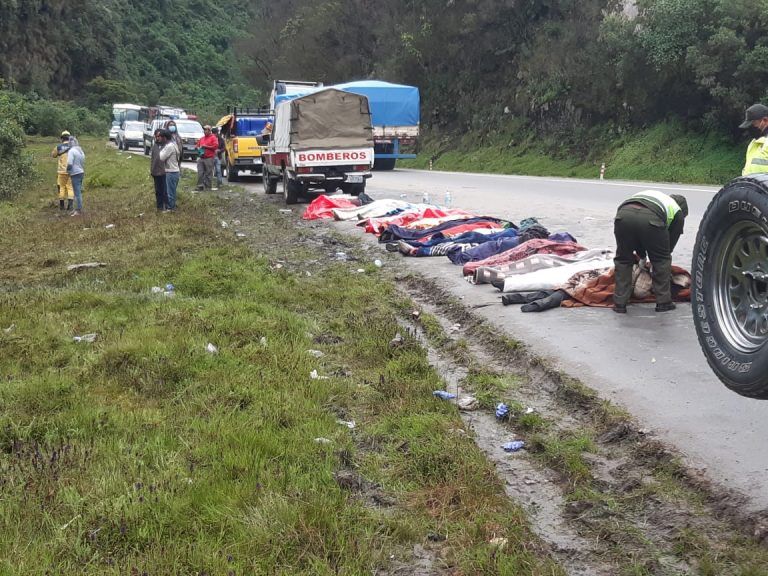 Accidente de tránsito deja 20 fallecidos en la ruta Cochabamba – Santa Cruz