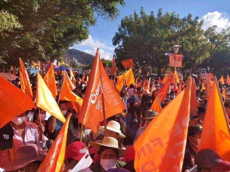 Impactantes cierres de campaña sin las medidas de bioseguridad