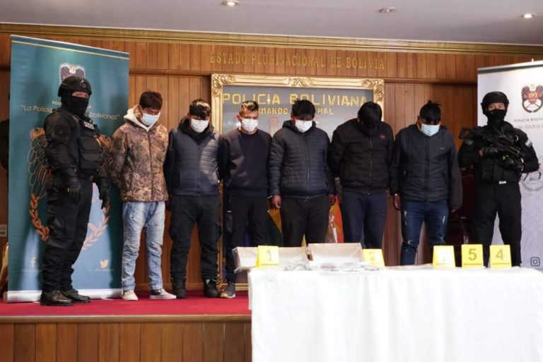 Presentan a delincuentes responsables de robo agravado de El Alto
