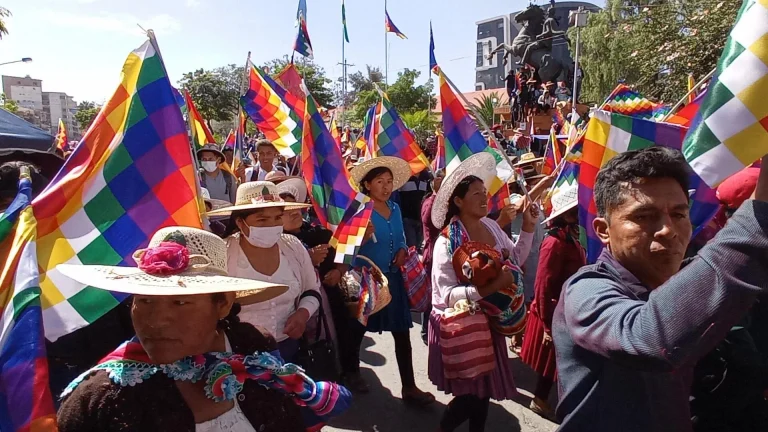 ¿Mestizos? La polémica en Bolivia por una categoría para el censo