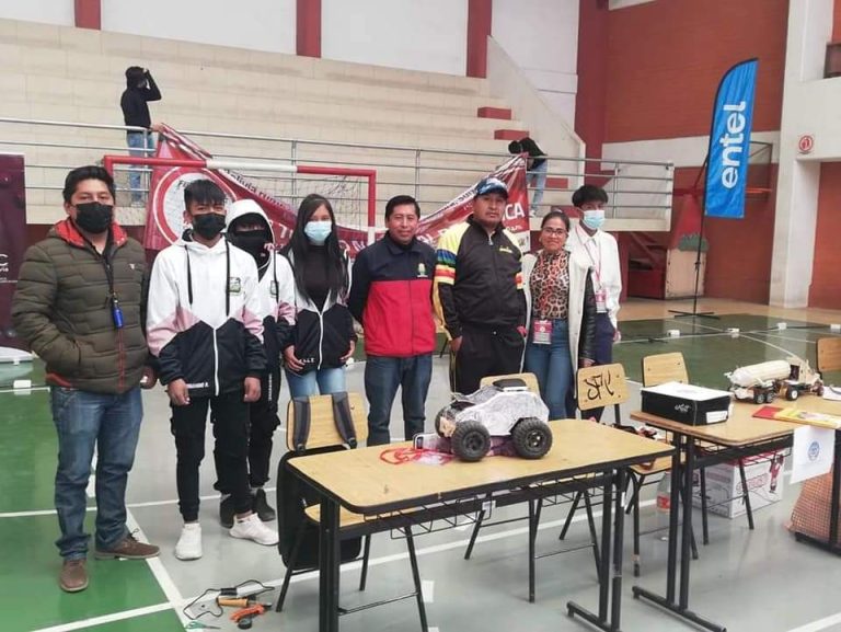 Yamparáez obtiene el primer y segundo lugar en el concurso departamental de robótica